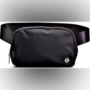 Lululemon, never worn, adjustable fanny pack.
